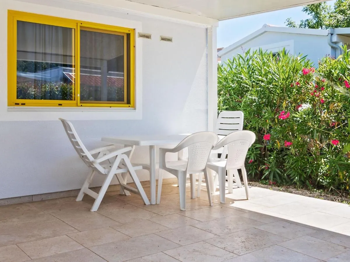Refreshing Holiday Home In Banjole With Swimming Pool 0*,